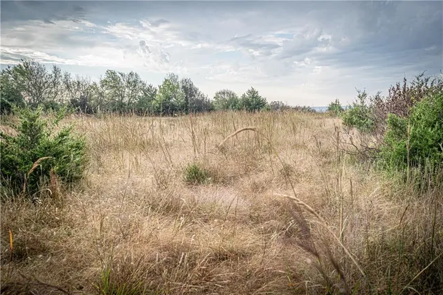 $475,000 | 863 25th Road, Longton, KS 67352