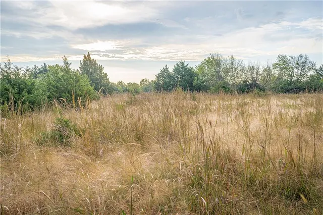 $475,000 | 863 25th Road, Longton, KS 67352