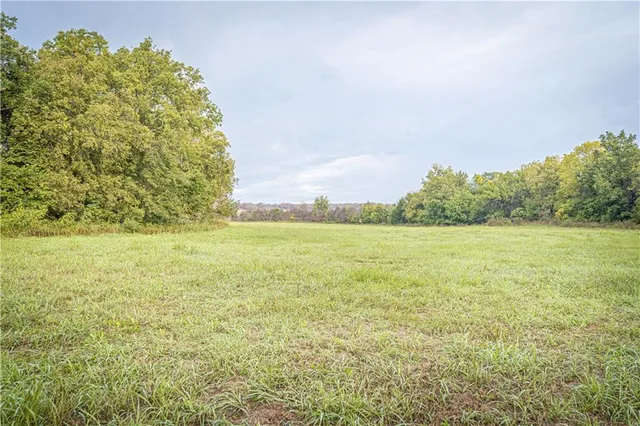 $475,000 | 863 25th Road, Longton, KS 67352