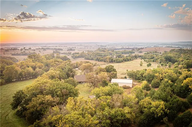 $475,000 | 863 25th Road, Longton, KS 67352