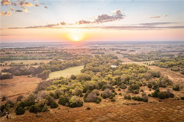 $475,000 | 863 25th Road, Longton, KS 67352