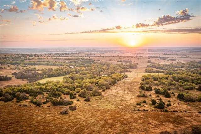 $475,000 | 863 25th Road, Longton, KS 67352