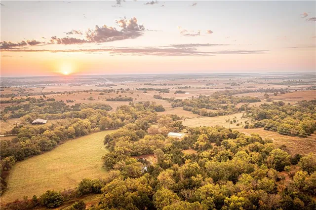 $475,000 | 863 25th Road, Longton, KS 67352