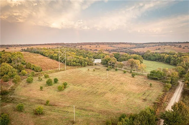 $475,000 | 863 25th Road, Longton, KS 67352