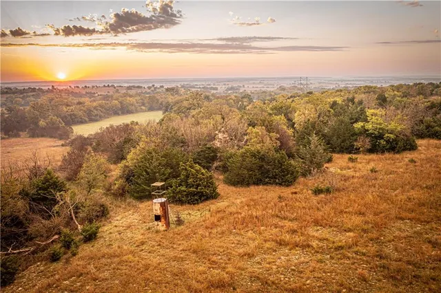 $475,000 | 863 25th Road, Longton, KS 67352