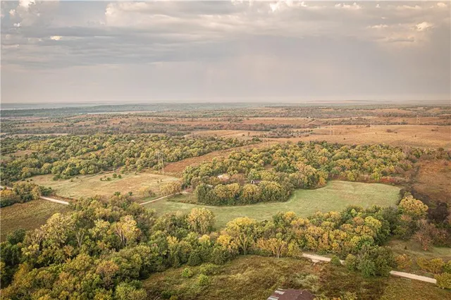 $475,000 | 863 25th Road, Longton, KS 67352