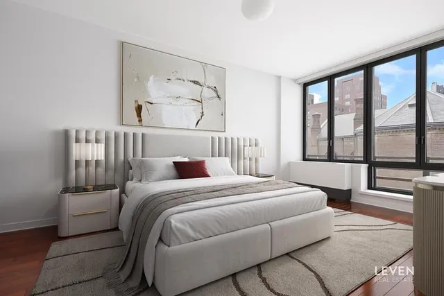 $2,290,000 | 50 West 15th Street, Unit 8B | Flatiron