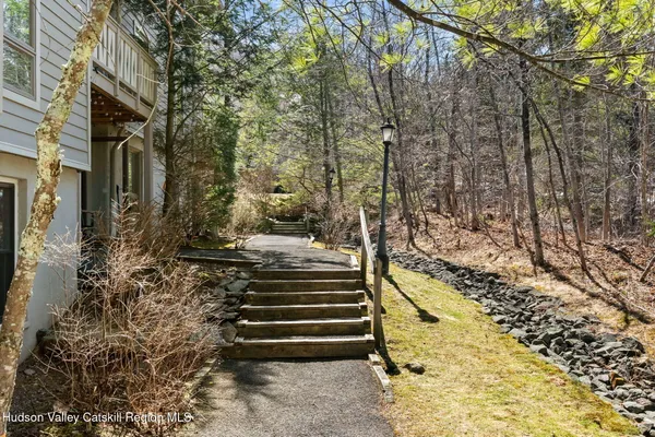 $325,000 | 64 Highlands Lane, Unit D6, Hunter, NY 12442