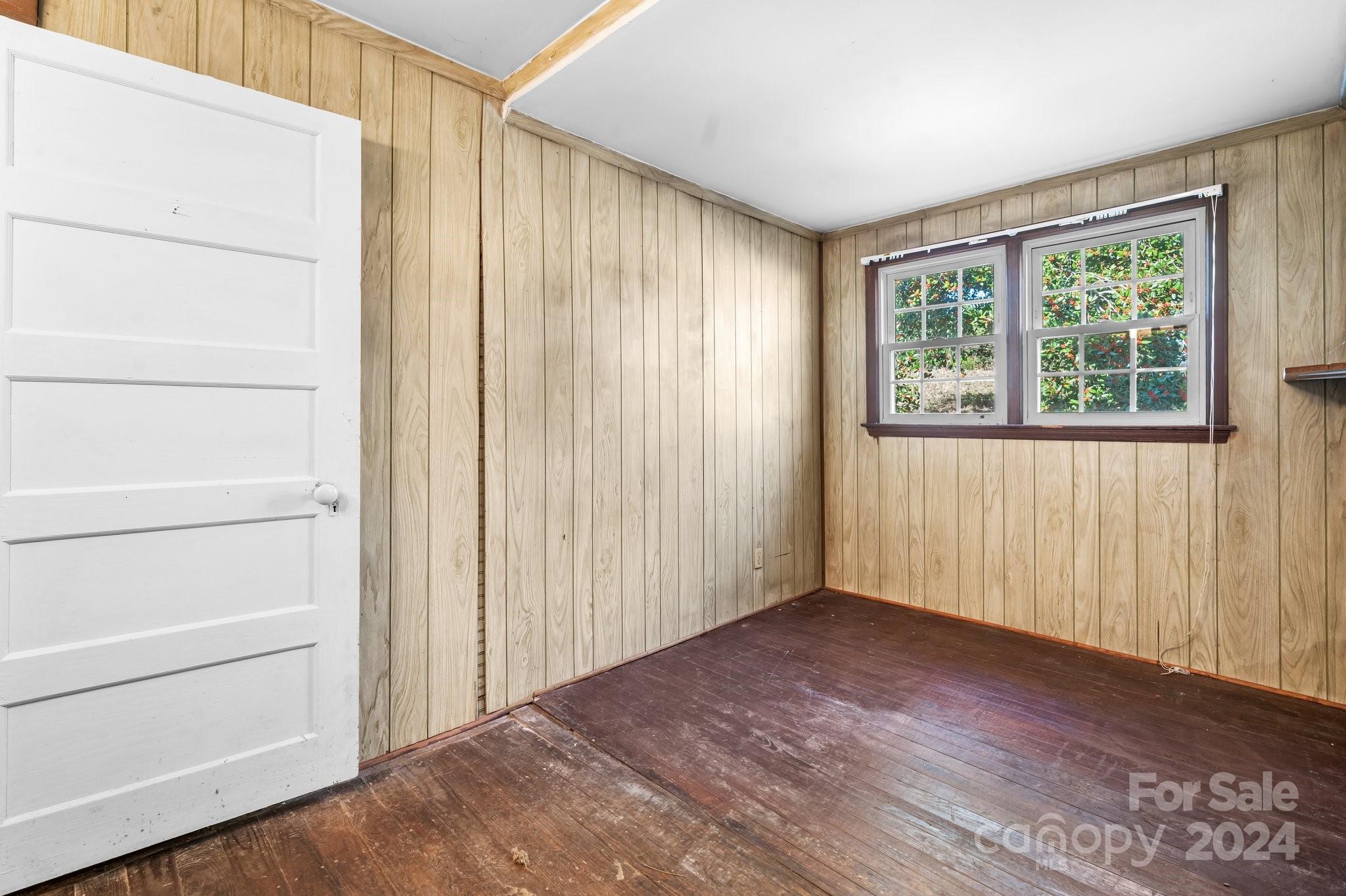 811 Markham Road Tryon, NC 28782 - Photo 14 of 46
