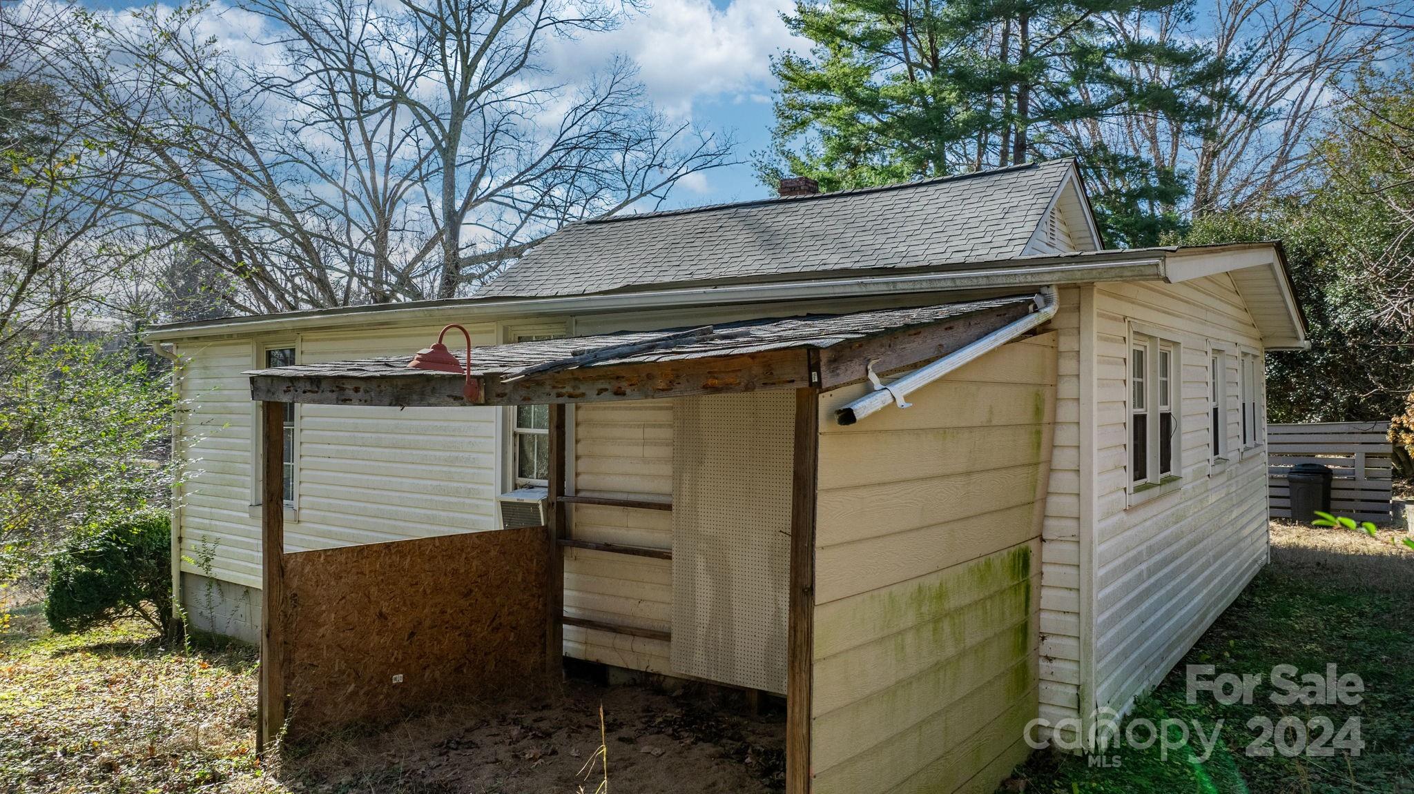 811 Markham Road Tryon, NC 28782 - Photo 30 of 46