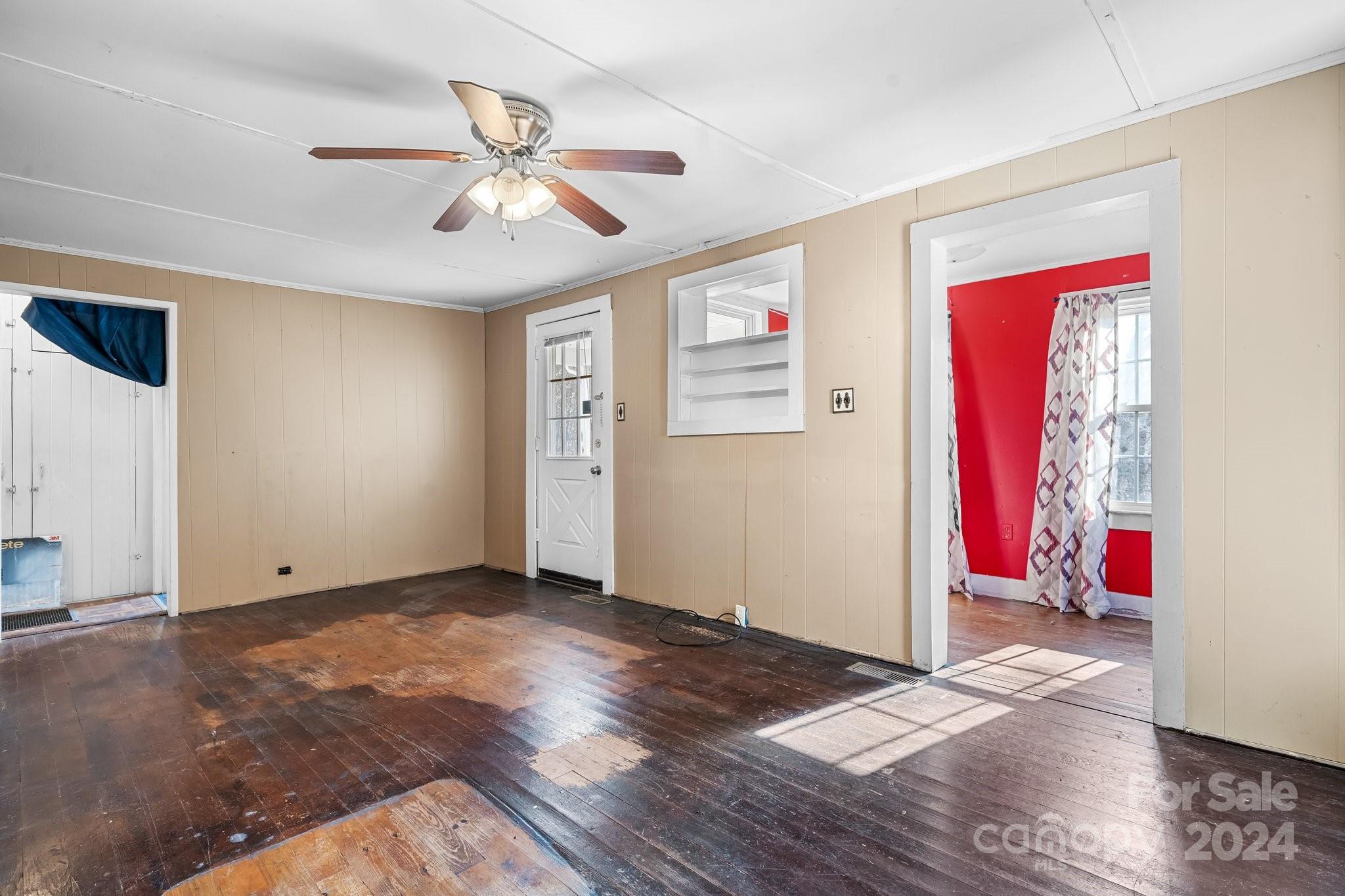 811 Markham Road Tryon, NC 28782 - Photo 4 of 46
