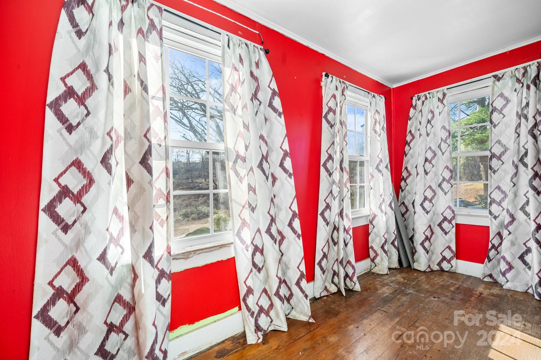 811 Markham Road Tryon, NC 28782 - Photo 7 of 46