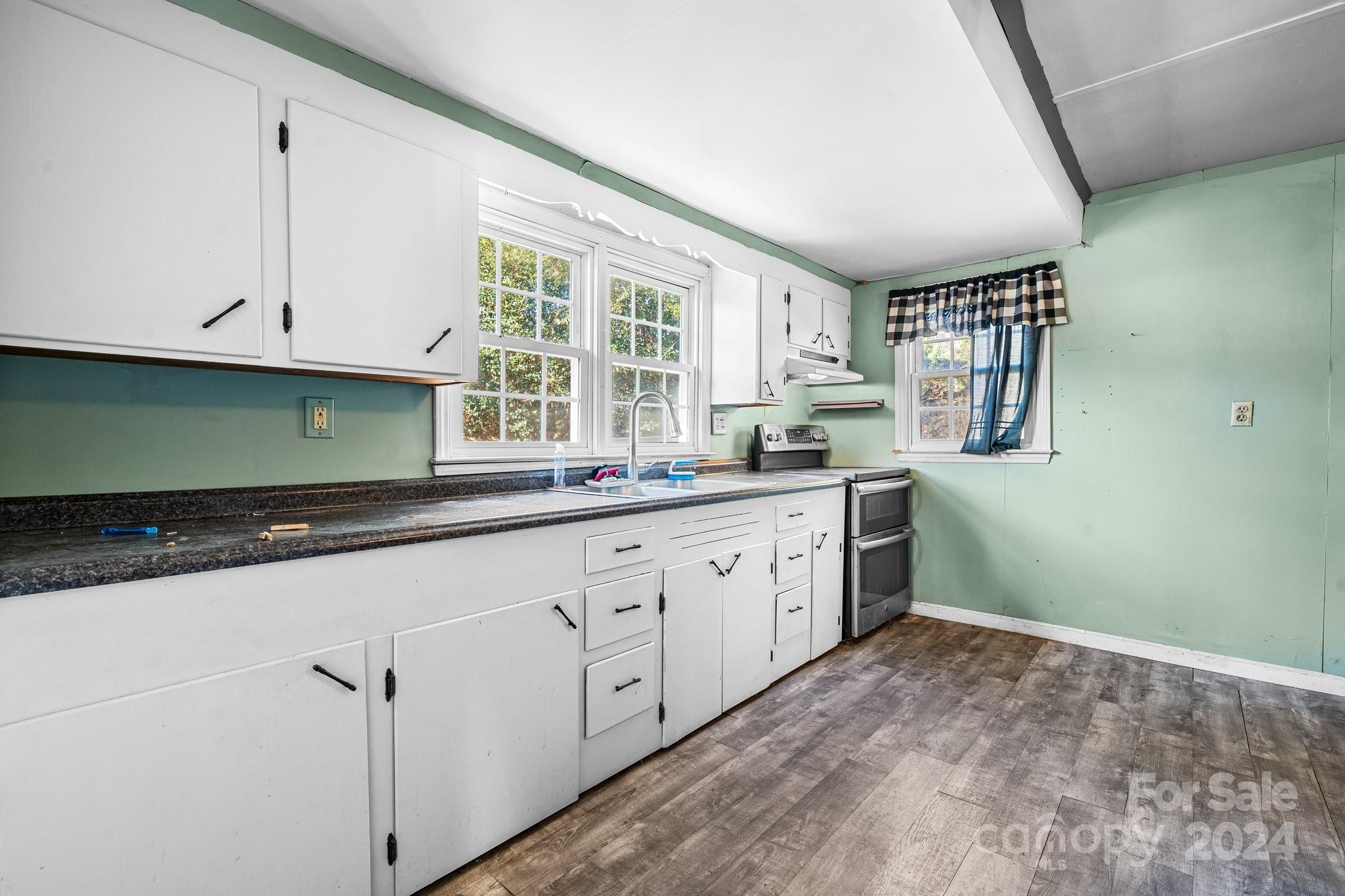 811 Markham Road Tryon, NC 28782 - Photo 8 of 46