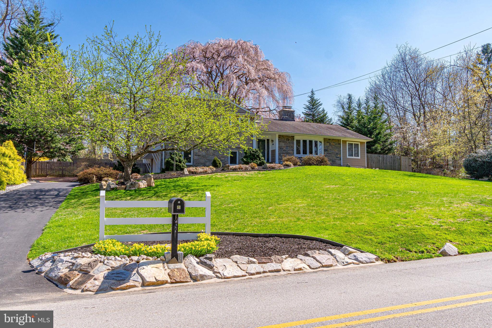 922 Hollow Road Wayne, PA 19087 - Photo 4 of 59