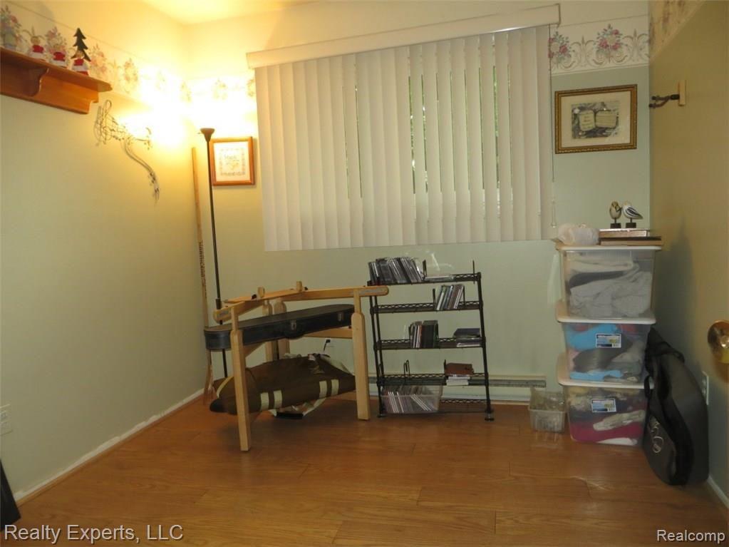 850 Savage Road Belleville, MI 48111 - Photo 18 of 39 IMG_5529.jpg