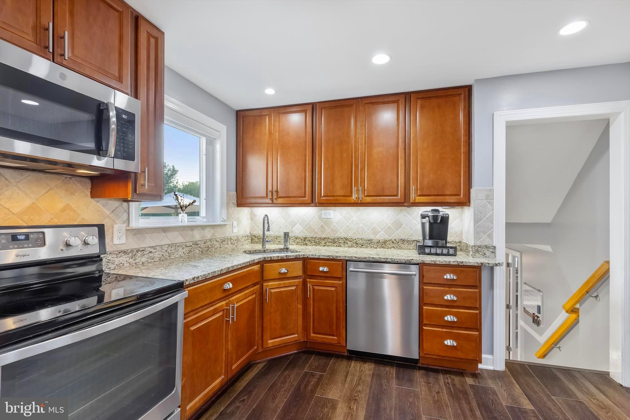 6903 Gilbert Street Springfield, VA 22150 - Photo 11 of 55 Gallery Image 11
