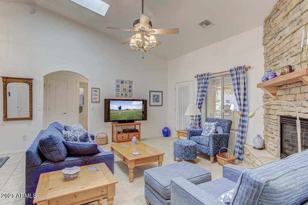 Living Room (3)