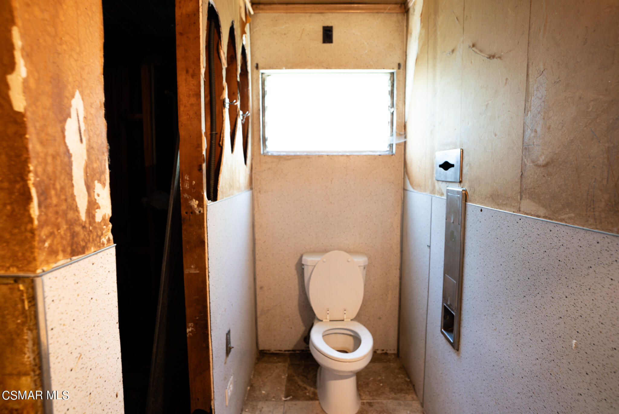 5829 Tipton Way Los Angeles, CA 90042 - Photo 16 of 20 a bathroom with a toilet and a shower