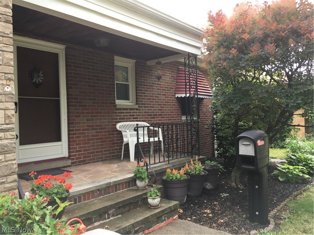6788 Oakwood Road Parma Heights, OH 44130 - Photo 2 of 33
