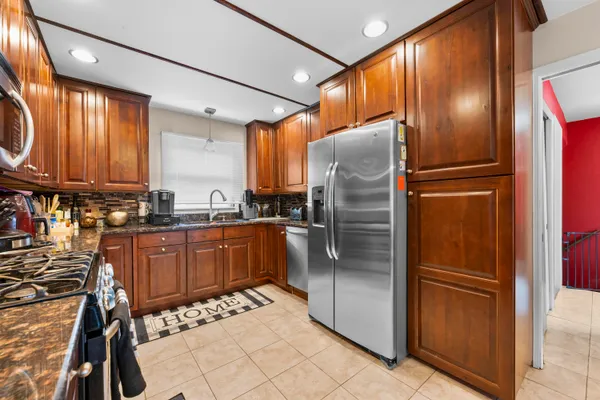 $399,999 | 4376 Knightsbridge Lane, West Bloomfield, MI 48323