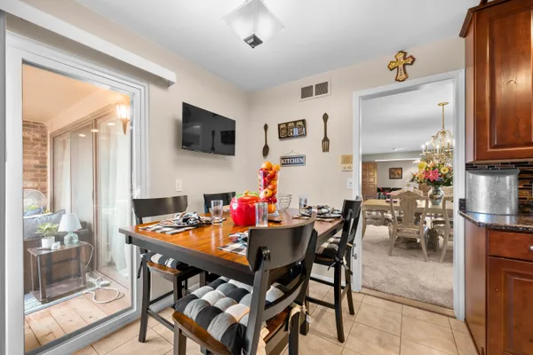 $399,999 | 4376 Knightsbridge Lane, West Bloomfield, MI 48323