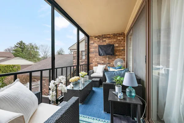 $399,999 | 4376 Knightsbridge Lane, West Bloomfield, MI 48323