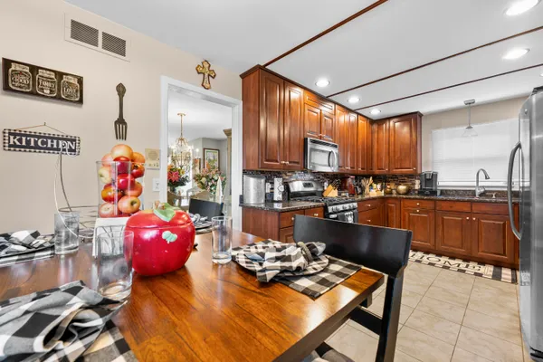 $399,999 | 4376 Knightsbridge Lane, West Bloomfield, MI 48323