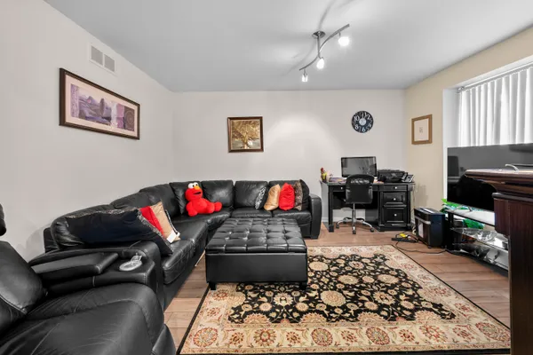 $399,999 | 4376 Knightsbridge Lane, West Bloomfield, MI 48323