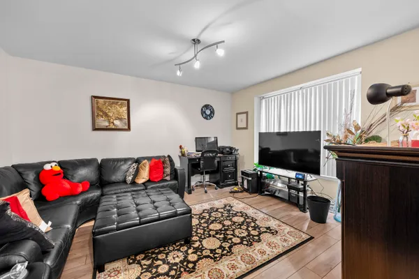 $399,999 | 4376 Knightsbridge Lane, West Bloomfield, MI 48323