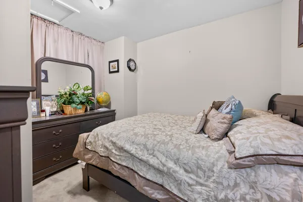 $399,999 | 4376 Knightsbridge Lane, West Bloomfield, MI 48323