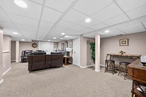 $399,999 | 4376 Knightsbridge Lane, West Bloomfield, MI 48323