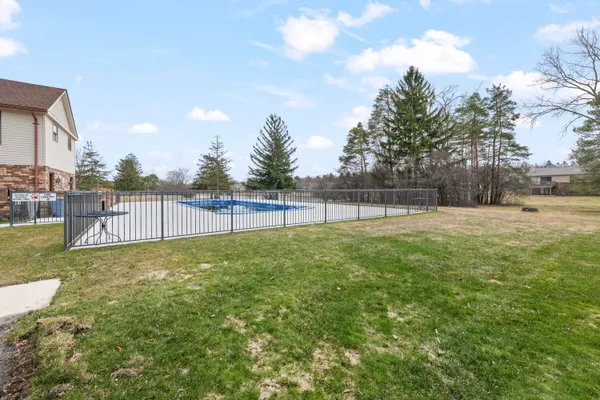 $399,999 | 4376 Knightsbridge Lane, West Bloomfield, MI 48323