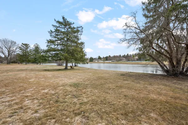 $399,999 | 4376 Knightsbridge Lane, West Bloomfield, MI 48323