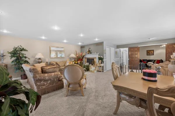 $399,999 | 4376 Knightsbridge Lane, West Bloomfield, MI 48323