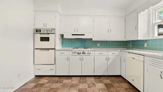 $525,000 | 17 Kittredge Road, Pittsfield, MA 01201