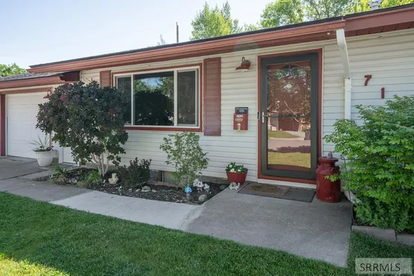 $345,000 | 712 Falls Drive, Idaho Falls, ID 83401