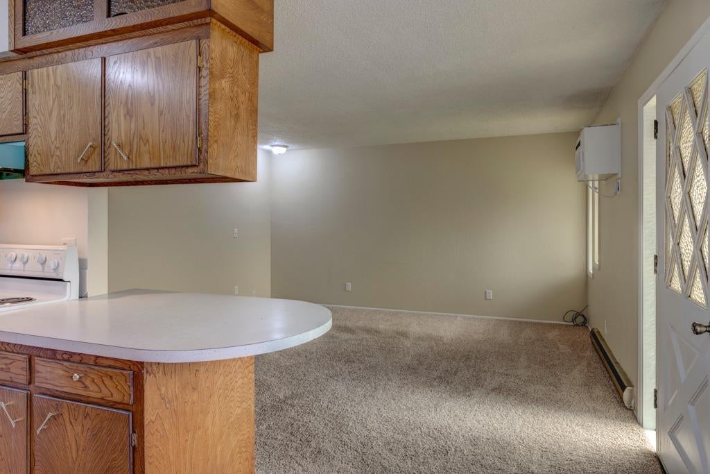 102 Oak Grove Road Medford, OR 97501 - Photo 5 of 14 Additional Photo