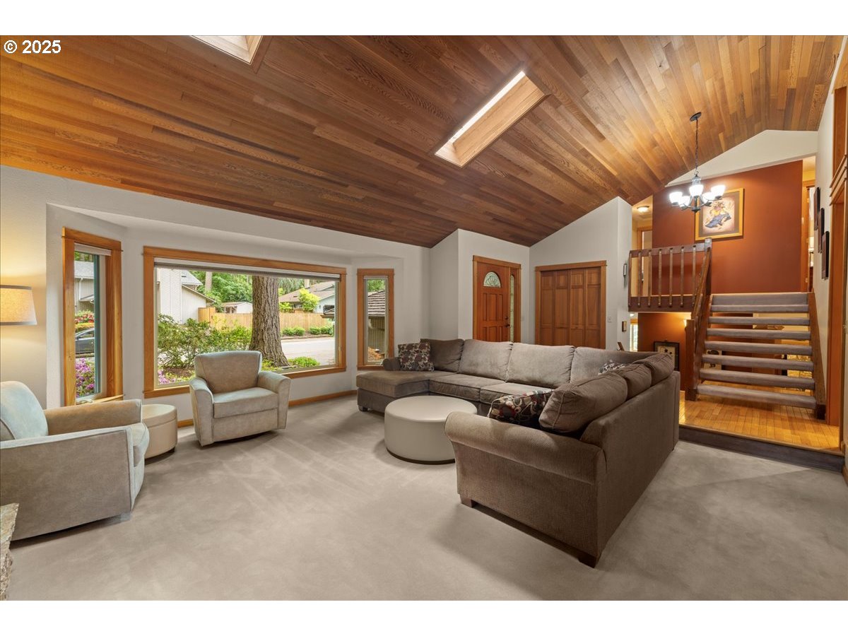 17135 Southwest Rivendell Drive Portland, OR 97224 - Photo 10 of 44 Gallery Image 10