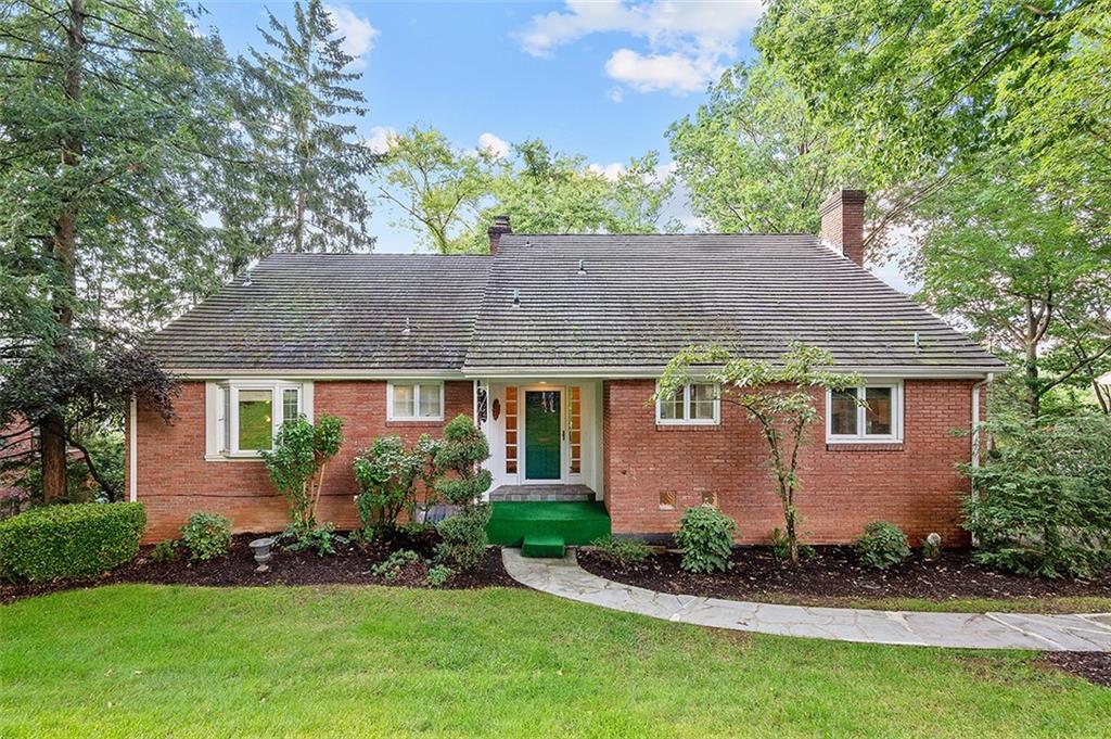 724 Pinetree Road Pittsburgh, PA 15243 - Photo 1 of 25 Gallery Image 1