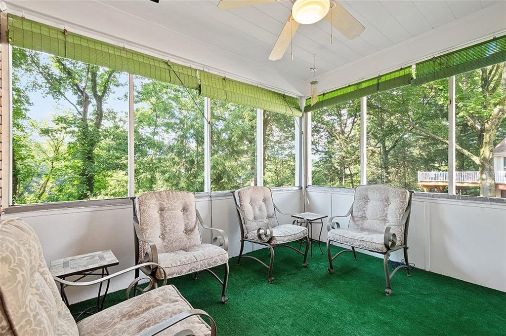 724 Pinetree Road Pittsburgh, PA 15243 - Photo 4 of 25 Gallery Image 4