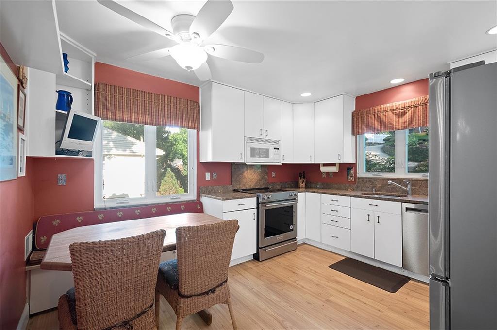 724 Pinetree Road Pittsburgh, PA 15243 - Photo 7 of 25 Gallery Image 7