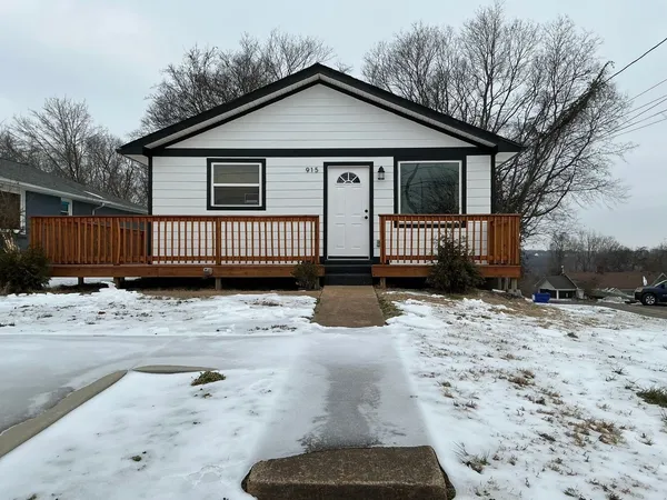 $1,750 | 915 Shearor Street, Clarksville, TN 37040