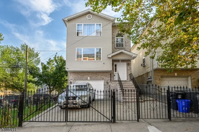 $2,800 | 232 Avon Avenue, Unit 1, Newark, NJ 07108