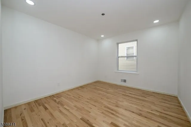 $2,800 | 232 Avon Avenue, Unit 1, Newark, NJ 07108