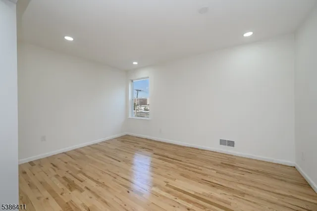 $2,800 | 232 Avon Avenue, Unit 1, Newark, NJ 07108