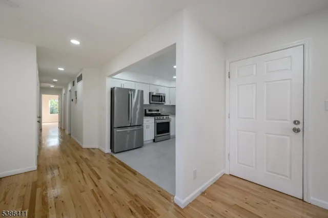 $2,800 | 232 Avon Avenue, Unit 1, Newark, NJ 07108