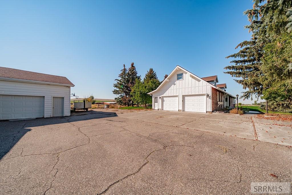 2810 River Ranch Road Blackfoot, ID 83221 - Photo 3 of 96