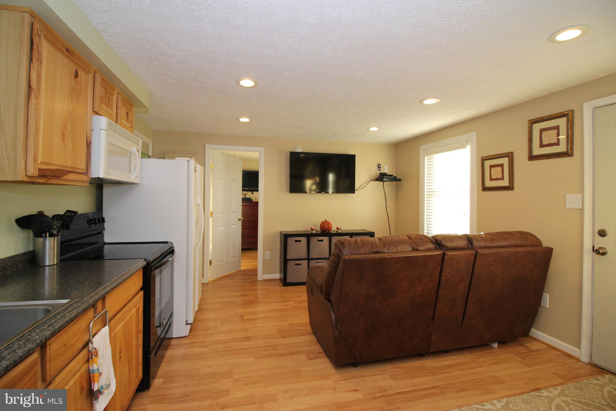 5170 Sumerduck Road Sumerduck, VA 22742 - Photo 3 of 14 Family Room/Kitchen Combo