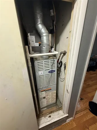 a view of house with backyard space and porch