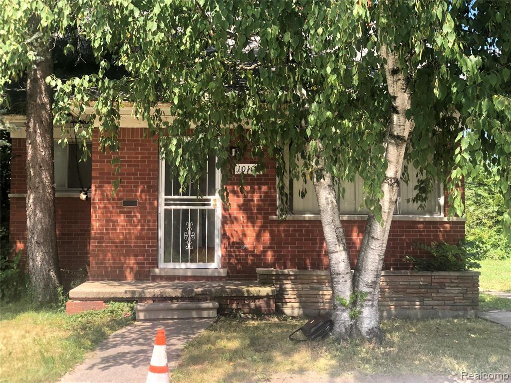 10107 Nottingham Road Detroit, MI 48224 - Photo 2 of 17